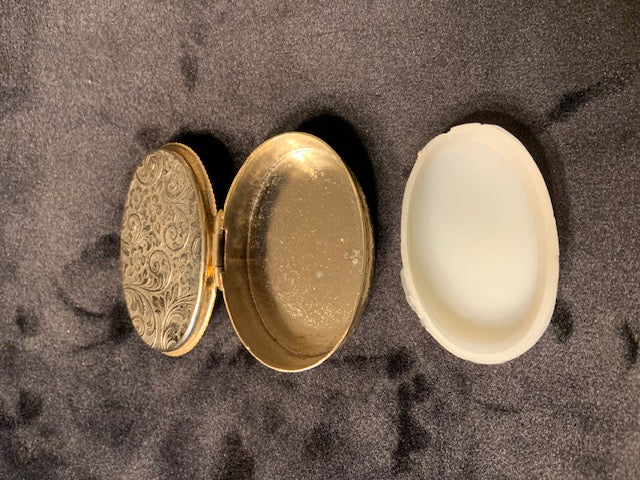 VTG. French Porcelain & Gilt-metal Rococo Style “Lovers” Trinket Box